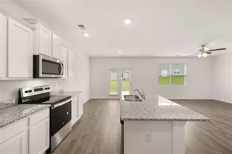 Kitchen - 185 Amberjack Trl, Covington, GA 30016 photo 3 of 3