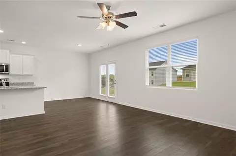 Living - 185 Amberjack Trl, Covington, GA 30016 photo 3 of 5