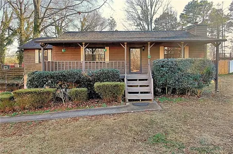 5801 Macedin Dr, Douglasville, GA 30135