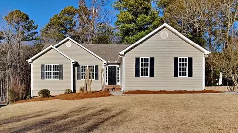 7051 Greenridge Dr, Loganville, GA 30052