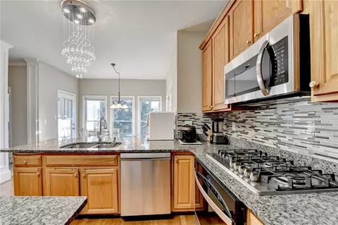 Kitchen - 3300 Oak Hampton Way, Duluth, GA 30096 photo 4 of 7