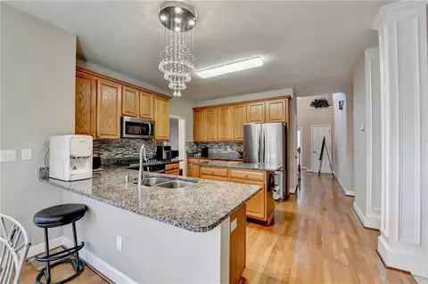 Kitchen - 3300 Oak Hampton Way, Duluth, GA 30096 photo 5 of 7