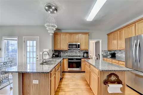 Kitchen - 3300 Oak Hampton Way, Duluth, GA 30096 photo 2 of 7