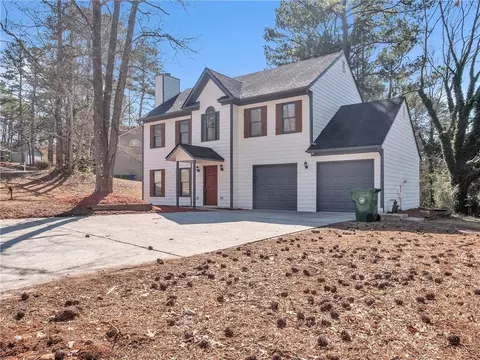 835 Fox Valley Dr, Stone Mountain, GA 30088