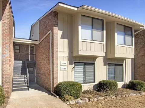 2064 Powers Ferry Trce SE, Marietta, GA 30067
