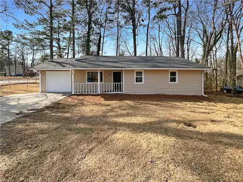 407 Old Towne Cir, Lawrenceville, GA 30046