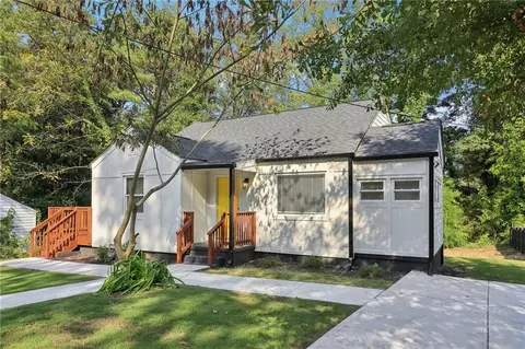 657 Woods Dr NW, Atlanta, GA 30318