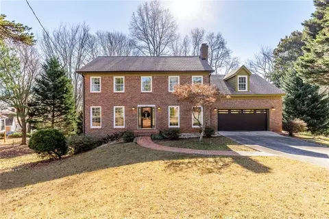 1645 Dunwoody Sq, Dunwoody, GA 30338