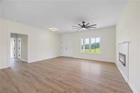 Living - 633 Racetrack Rd, Toccoa, GA 30577 photo 3 of 5