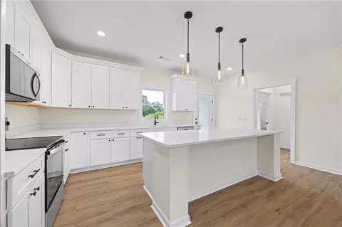 Kitchen - 633 Racetrack Rd, Toccoa, GA 30577 photo 3 of 6