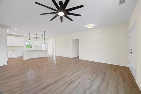 Living - 633 Racetrack Rd, Toccoa, GA 30577 photo 2 of 5
