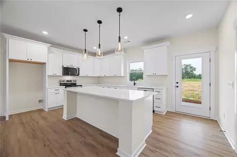 Kitchen - 633 Racetrack Rd, Toccoa, GA 30577 photo 1 of 6