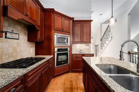 2447 Gatebury Cir, Chamblee, GA 30341 photo 10