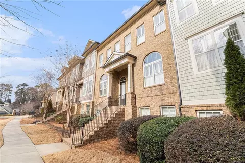 2447 Gatebury Cir, Chamblee, GA 30341 photo 2