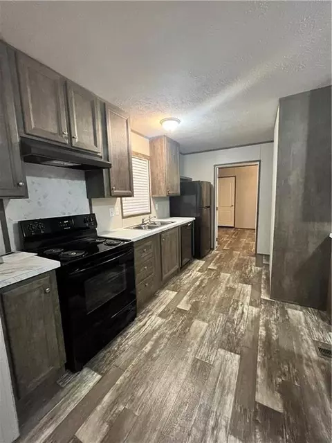 Kitchen - 463 Kingston Ct, Hampton, GA 30228 photo 1 of 1
