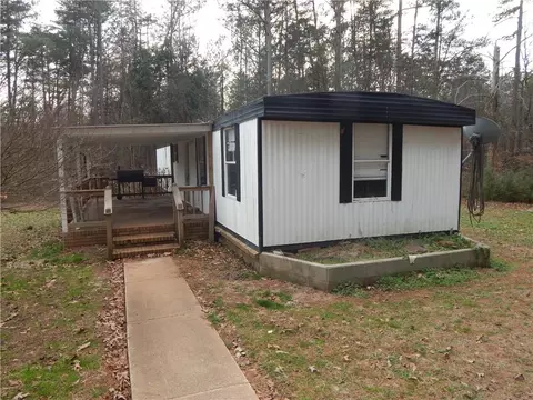 324 Pinetree Rd, Toccoa, GA 30577 photo 3