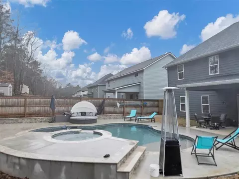 Exterior - 557 Clinton Dr, Temple, GA 30179 photo 6 of 9