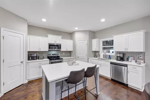 Kitchen - 557 Clinton Dr, Temple, GA 30179 photo 2 of 6