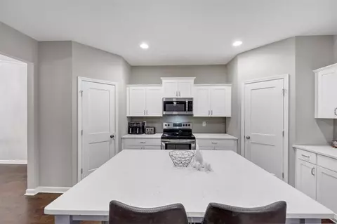 Kitchen - 557 Clinton Dr, Temple, GA 30179 photo 3 of 6