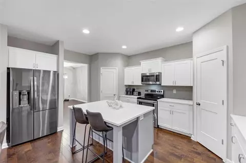 Kitchen - 557 Clinton Dr, Temple, GA 30179 photo 4 of 6