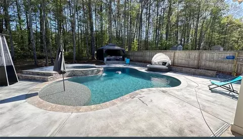 Exterior - 557 Clinton Dr, Temple, GA 30179 photo 2 of 9