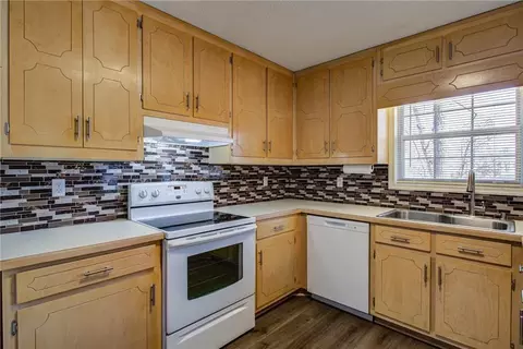 8865 Pine Tree Cir, Gainesville, GA 30506 photo 7