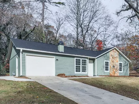 851 Forest Path, Stone Mountain, GA 30088