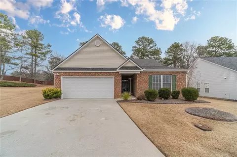 946 Village View Cir, Loganville, GA 30052