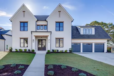 2427 Wolf Meadow Ln, Buford, GA 30518