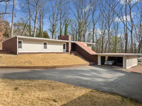 1300 Indian Trl NW, Atlanta, GA 30327
