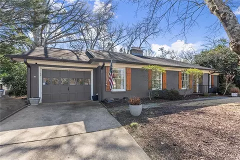 429 Dixon Dr, Gainesville, GA 30501