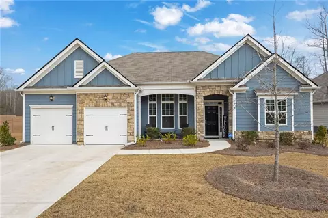7438 Jennadee Dr, Fairburn, GA 30213