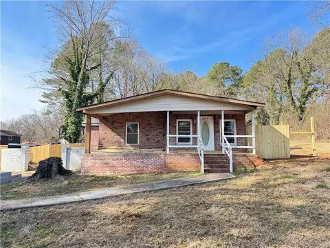 8859 Thomas Rd, Jonesboro, GA 30238