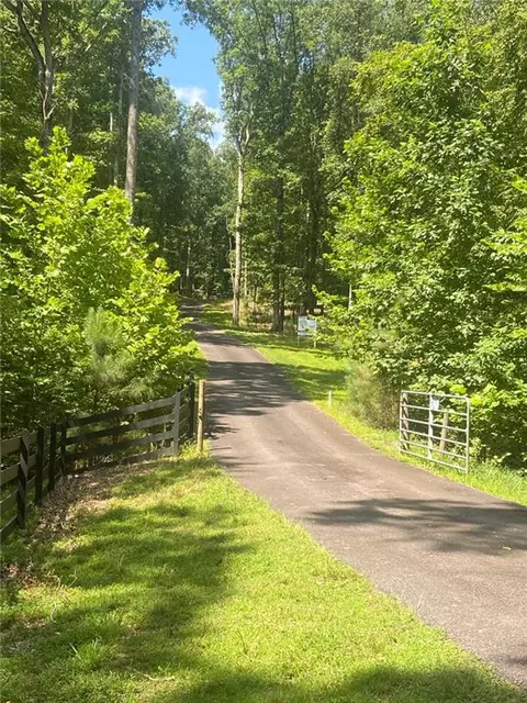 5649 Kennedy Rd, Suwanee, GA 30024