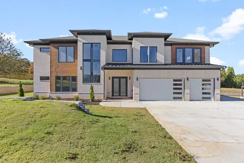 550 Versailles Dr, Auburn, GA 30011