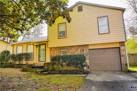 6929 Hickory Log Rd, Austell, GA 30168