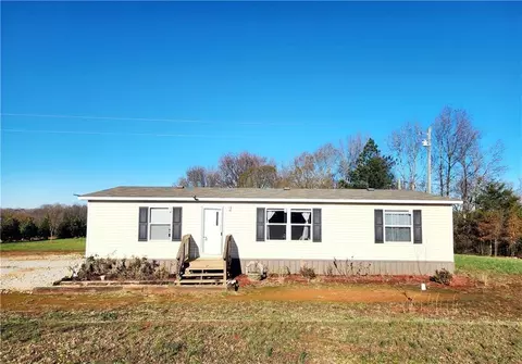 3525 Athens Rd, Royston, GA 30662