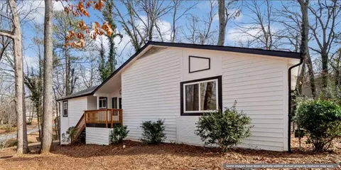 6715 Knollwood Cir, Douglasville, GA 30135