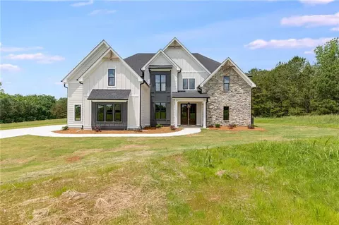 800 Lake Circle Rd, Buchanan, GA 30113