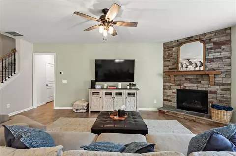 455 Timberleaf Rd, Canton, GA 30115 photo 9