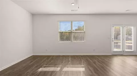 Living - 290 Halibut Cir, Covington, GA 30016 photo 2 of 3