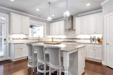 2102 Democracy Dr, Buford, GA 30519 photo 17