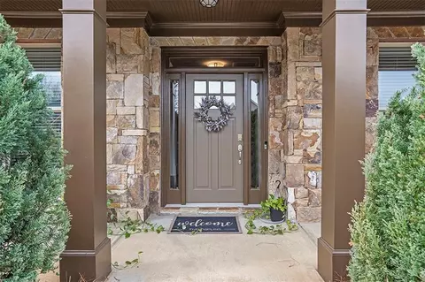 2102 Democracy Dr, Buford, GA 30519 photo 4