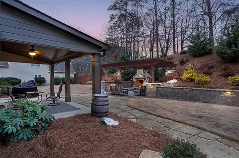 2102 Democracy Dr, Buford, GA 30519 photo 48
