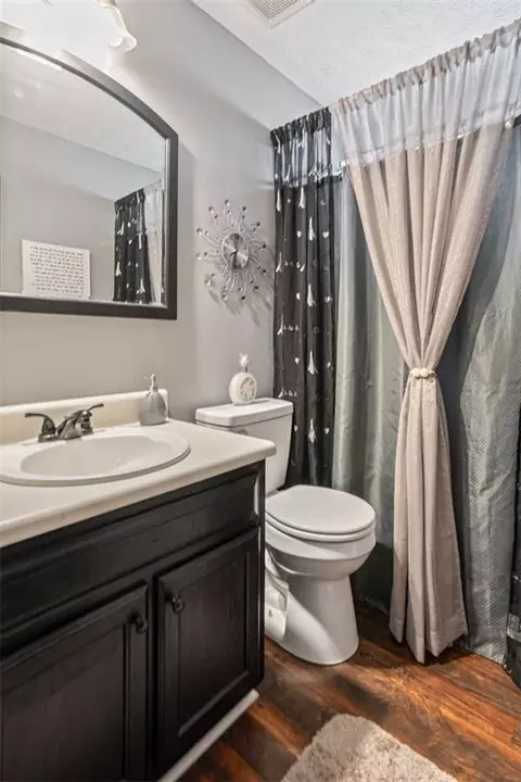Bath - 124 Hampton Brooke Dr, Hampton, GA 30228 photo 2 of 3