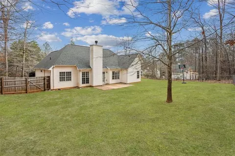 Exterior - 124 Hampton Brooke Dr, Hampton, GA 30228 photo 4 of 5