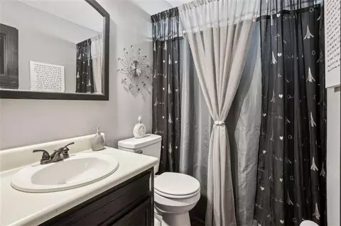 Bath - 124 Hampton Brooke Dr, Hampton, GA 30228 photo 1 of 3