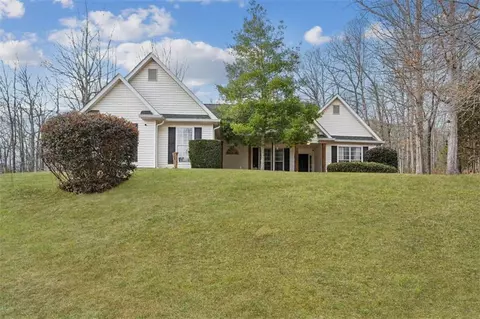 124 Hampton Brooke Dr, Hampton, GA 30228