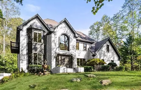 880 Cold Harbor Dr, Roswell, GA 30075