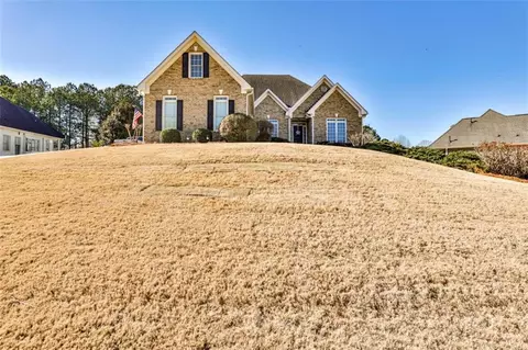 1137 Maple Creek Rdg, Loganville, GA 30052